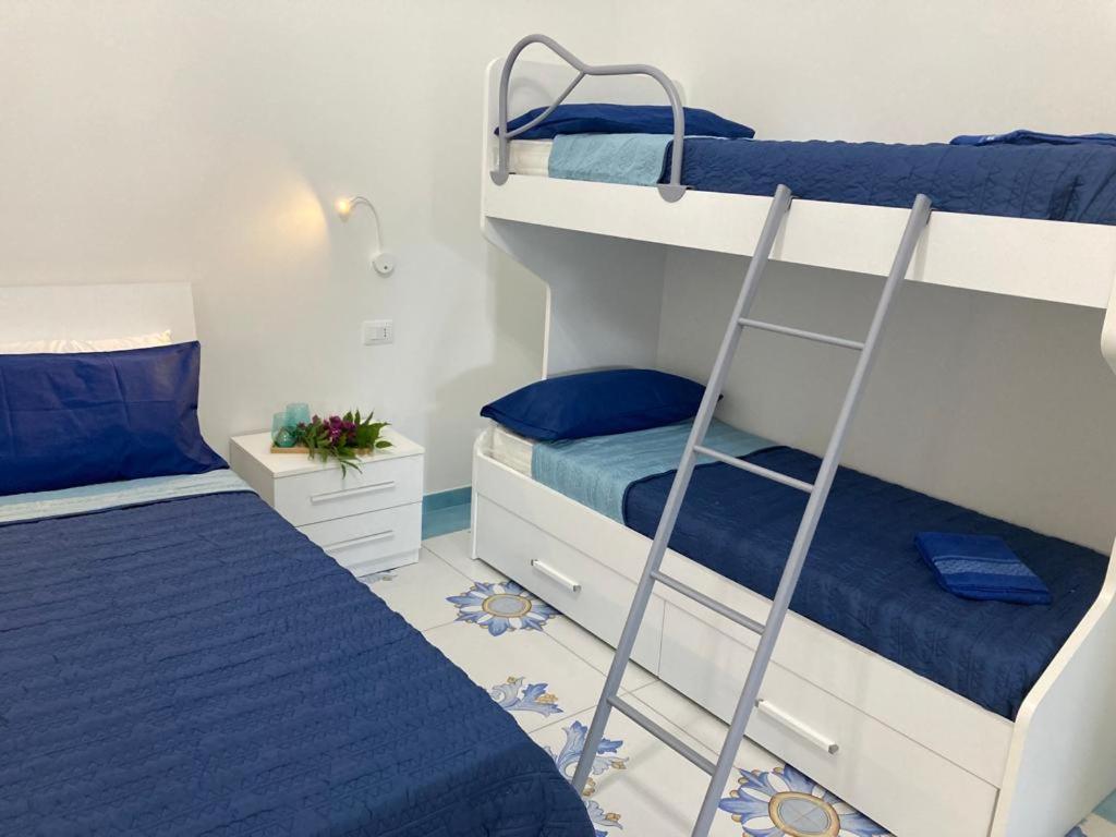 Апартаменты Stella Maris B Санта-Мария-ди-Кастеллабате Экстерьер фото